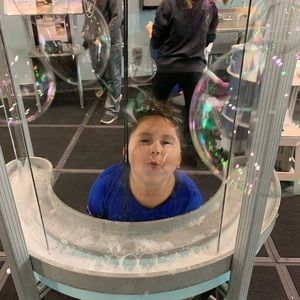 Meet your Posher, Victor